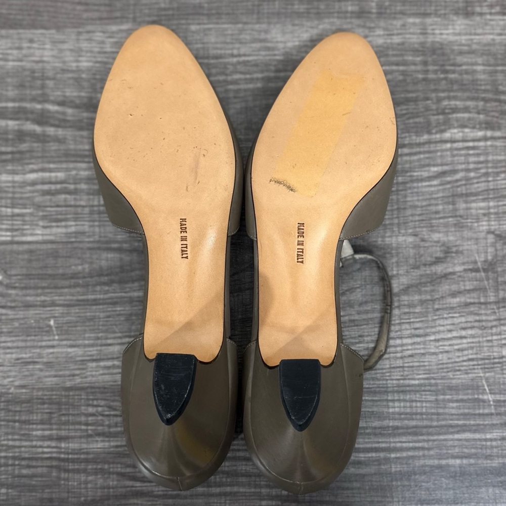 Ferragamo T-Strap Kitten Heels [S6331] - Picture 10 of 13